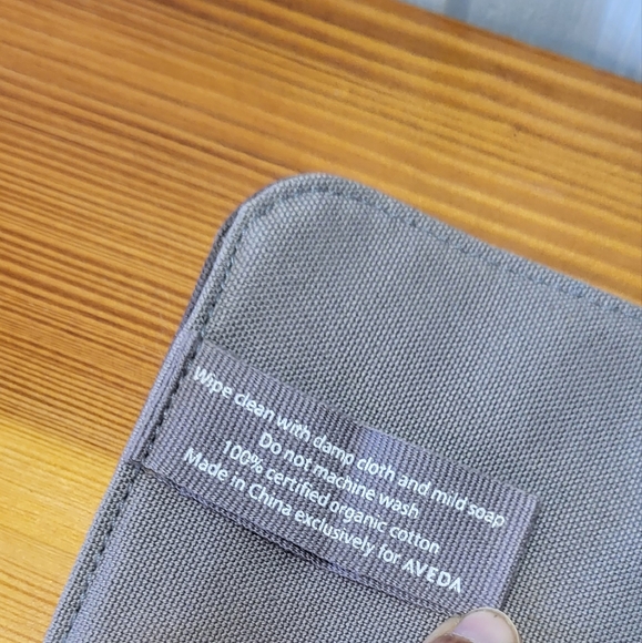 AVEDA • Brush Bag • Rate Find - Picture 4 of 6